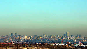 Vista panormica de Madrid, con una boina de contaminacin que cubre el cielo de la ciudad. (Foto: Paco Toledo)
