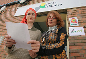 La directoral del Instituto Halal y la presidenta de Vida Halal, Isabel Romero y Kamila Toby, en una imagen de archivo. (Foto: Madero Cubero)