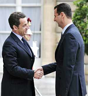 Sarkozy y Al Assad, en el Palacio del Elseo en Pars. (Foto: AFP)