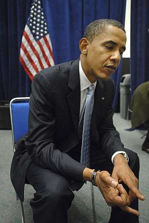 El candidato demcrata, Barack Obama, durante la entrevista tras pronunciar su discurso. (Foto: EFE)