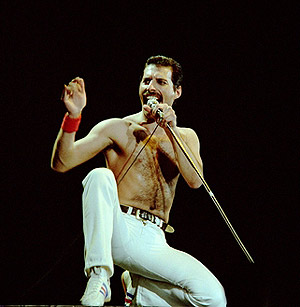 Freddy Mercury, vocalista de Queen, durante un concierto en Montreal. (Foto: EL MUNDO)