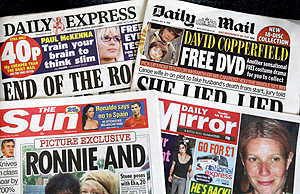 Portadas de los diarios denunciados 'Daily Express', 'Daily Mail', 'The Sun' y 'Daily Mirror'. (Foto: EFE)