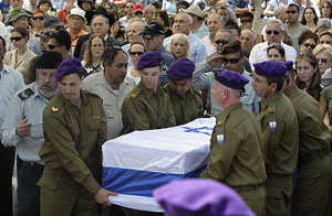 Ceremonia fnebre por Ehud Goldwasse. (Foto: Reuters)
