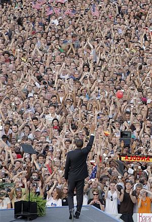 Obama, ante miles de seguidorse durante su discurso en Berlín. (Foto: AP)