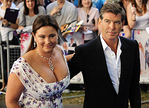 El actor y su esposa en el estreno mundial de 'Mamma Mia'. (Foto: REUTERS)