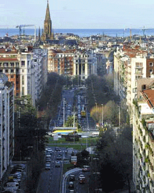 La Avenida Carlos I, una importante va de circulacin de la ciudad. (Foto: Justy Garca)