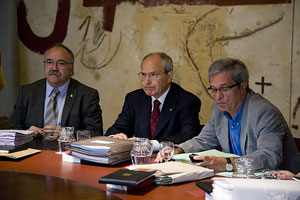 Carod Rovira, Montilla y Saura en la primera reunin del Govern. (Foto: Santi Cogolludo)