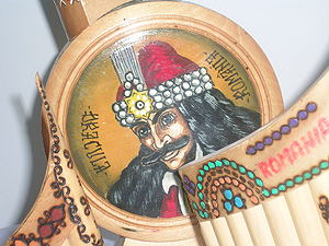 Ilustracin de Vlade Tepes sobre una pieza de cermica rumana (Foto: EL MUNDO).