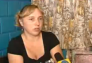 La mujer del detenido y madre de la hija de la que abusaba, en la entrevista con la cadena polaca TVN.