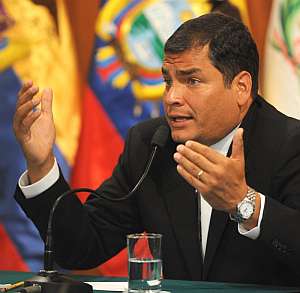 El presidente de Ecuador, Rafael Correa, ofrece una rueda de prensa. (Foto: EFE)