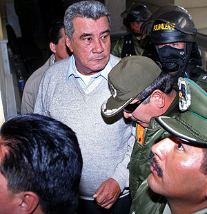 Leopoldo Fernndez, en el momento de ser detenido. (Foto: AFP)