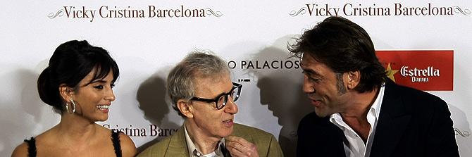 Penélope Cruz, Woody Allen y Javier Bardém, a su llegada al Auditori de Barcelona. (Foto: EFE)