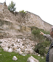 Derrumbamiento de la muralla de Zamora. (EFE)