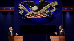 Ambos candidatos, durante el debate. (Foto: EFE)