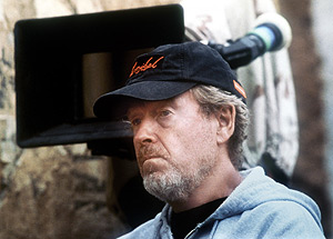 El director Ridley Scott, durante el rodaje de 'Black Hawk Down'. (Foto: AP)