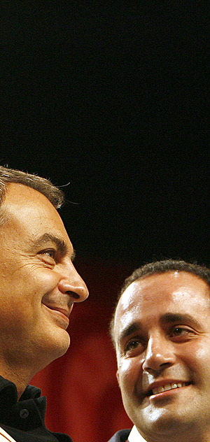 Jos Luis Rodrguez Zapatero, junto a Jorge Alarte, durante el Congreso del PSPV. (Foto: Jos Cullar)