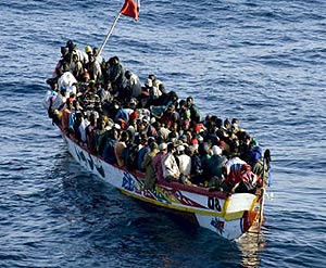 El 'supercayuco' que arrib ayer con 230 inmigrantes a bordo. (Foto: S. Martimo)
