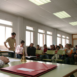 Imagen de alumnos en las aulas.