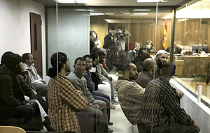Foto de archivo (27/02/08) del juicio en la Audiencia Nacional contra los presuntos terroristas islamistas. (Foto: EFE)