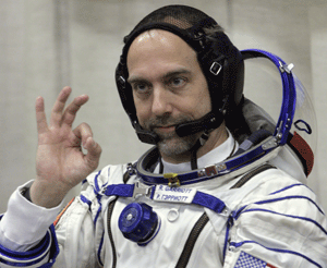 El turista espacial estadounidense, Richard Garriott, actualmente en el espacio. (Foto: AP)