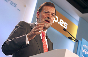 Mariano Rajoy, durante la rueda de prensa en la sede del partido. (Foto: EFE)