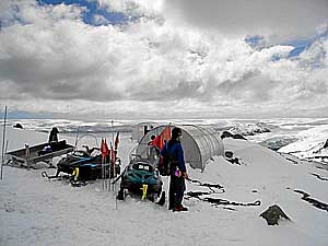 Investigadores en una de las bases espaolas en el Polo Sur. (Foto: EFE)