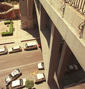 Imagen del viaducto madrileo, donde ha habido numerosos suicidios. (Foto: Bernardo Daz)