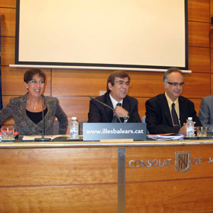 Armengol, Antich y Manera en la rueda de prensa posterior al Consell de Govern. (Foto: CAIB)