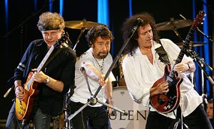 Queen, durante un concierto. (Foto: Albert Gea / REUTERS)