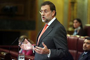 El lder de los 'populares', Mariano Rajoy, durante el debate de los PGE en el Congreso. (Foto: Alberto Cullar)