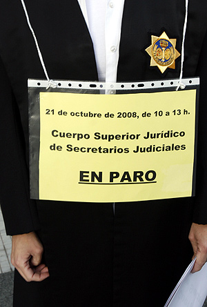 Huelga de secretarios judiciales a las puertas de la Ciudad de la Justicia de Valencia . (Foto. Vicent Bosch)