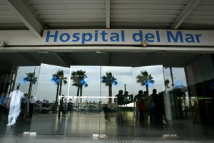 Entrada principal del Hospital del Mar de Barcelona. (Foto: Quique Garca)