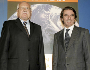 El presidente checo Vaclav Klaus y Jos Mara Aznar. (Foto: Bernab Cordn)