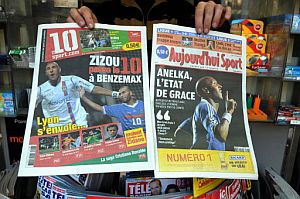 Las portadas de los dos diarios deportivos franceses que ya estn en la calle. (Foto: AFP)