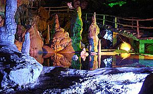 Interior de la cueva de Wanxiang en China. (Foto: Science-AAS)