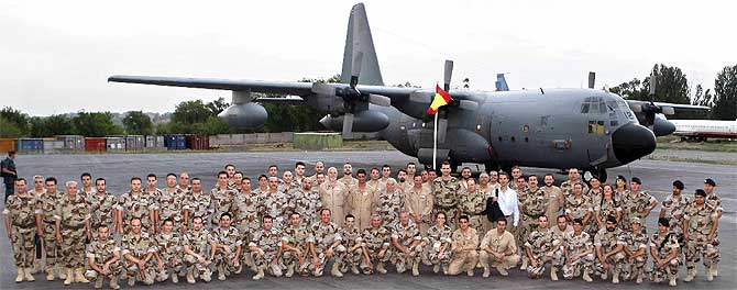 Foto de grupo del contingente destacado en Afganistán durante la visita del Príncipe Felipe el pasado mes de junio. (Foto: Pool)