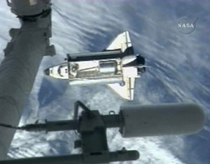 La nave 'Endeavour', poco antes de acoplarse a la Estación Espacial Internacional. (Foto: NASA)