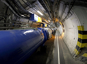 Un fragmento del LHC, el mayor acelerador de partículas del mundo. (Foto: AFP)