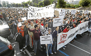 Miles de ingenieros informáticos se manifiestan en Valencia. (Foto: Benito Pajares)
