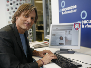 Viggo Mortensen, durante el encuentro digital en elmundo.es. (Foto. (Foto: Antonio M. Xoubanova)