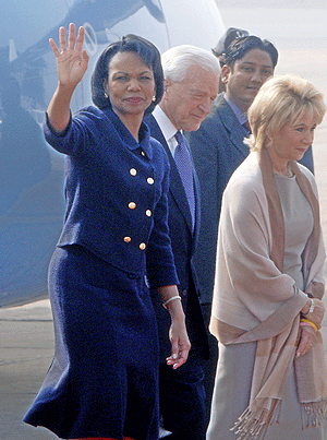 Condoleezza Rice a su llegada al aeropuerto de Nueva Delhi. (Foto: AFP)