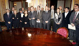Los grupos parlamentarios condenan el asesinato de Ignacio Uria. (Foto: EFE)