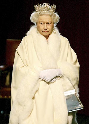 La Reina Isabel, a su llegada al Palacio de Westminster. (Foto: Reuters / Pool)