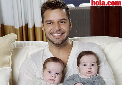 Ricky Martin junto a sus pequeños. (Foto: Hola.com)