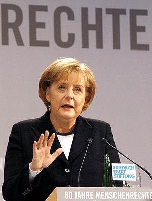 La canciller alemana, Angela Merkel, pronunciando un discurso. (Foto: EFE)