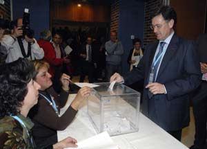 Francisco Vzquez es reelegido presidente del Partido Popular de Segovia en el Congreso provincial. (Foto: ICAL).