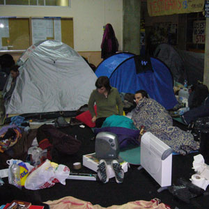 Los 50 estudiantes acampados pasaron una noche tranquila. (Foto: Manuel Aguilera)
