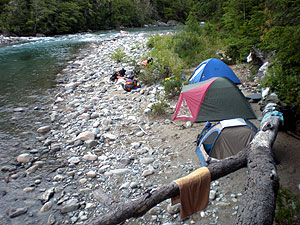 Campamento en Ro Azul. (Foto: W. F.)