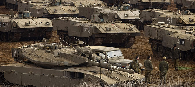 Una imagen de los tanques israeles cerca de la frontera de Israel con Gaza. (Foto: AP) Ms fotos