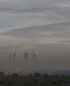 Vista de la contaminacin ambiental en Madrid a mitades del pasado mes de diciembre. (Foto: EFE)